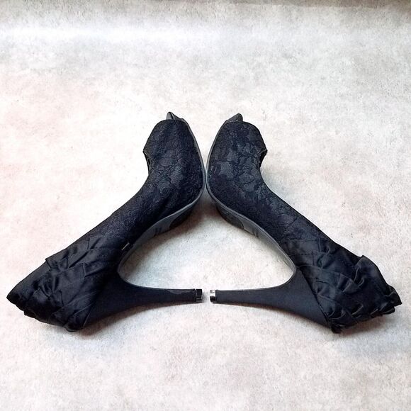 Lulu Townsend Womens Gloria Size 7.5 Black Slip On Peep Toe Floral Heel - Picture 8 of 10